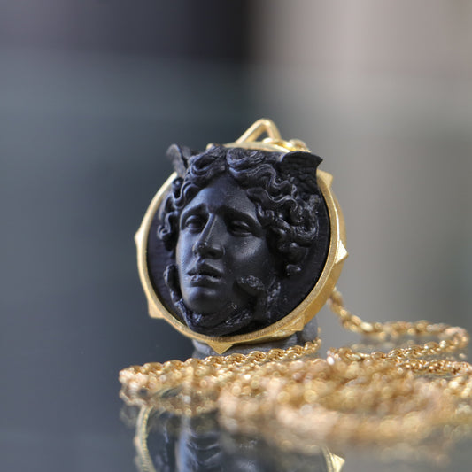 Siyah Mermer Gorgon Medusa 925 Gümüş Altın Kaplama Kolye