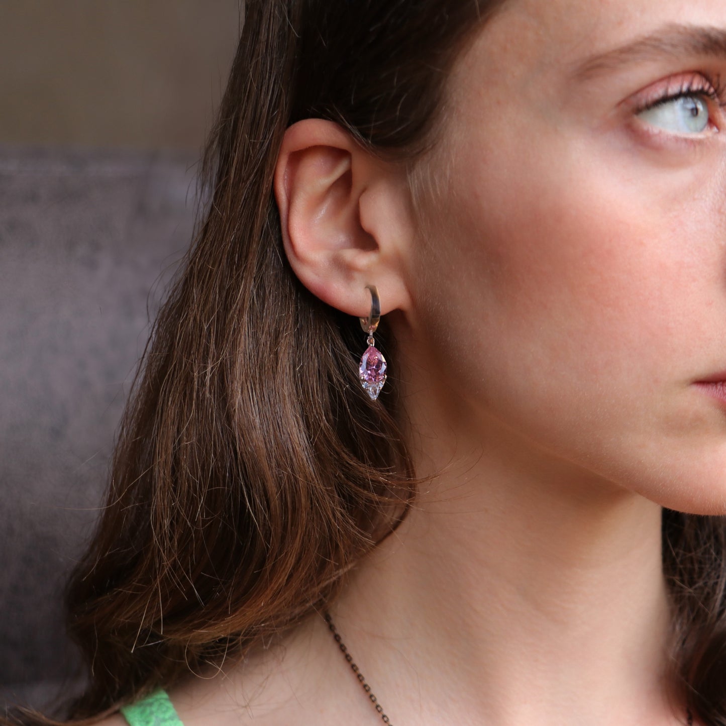 Damla Pembe Turmalin ve Mozanite Taşlı 925 Gümüş Küpe