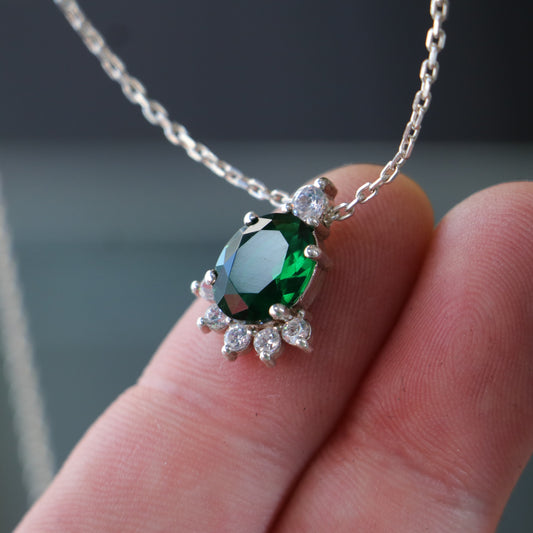 Oval Emerald and Moissanite 925 Silver Necklace