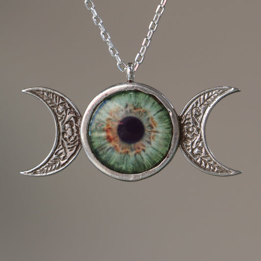 Hecate Moon Goddess Green Eye 925 Silver Necklace