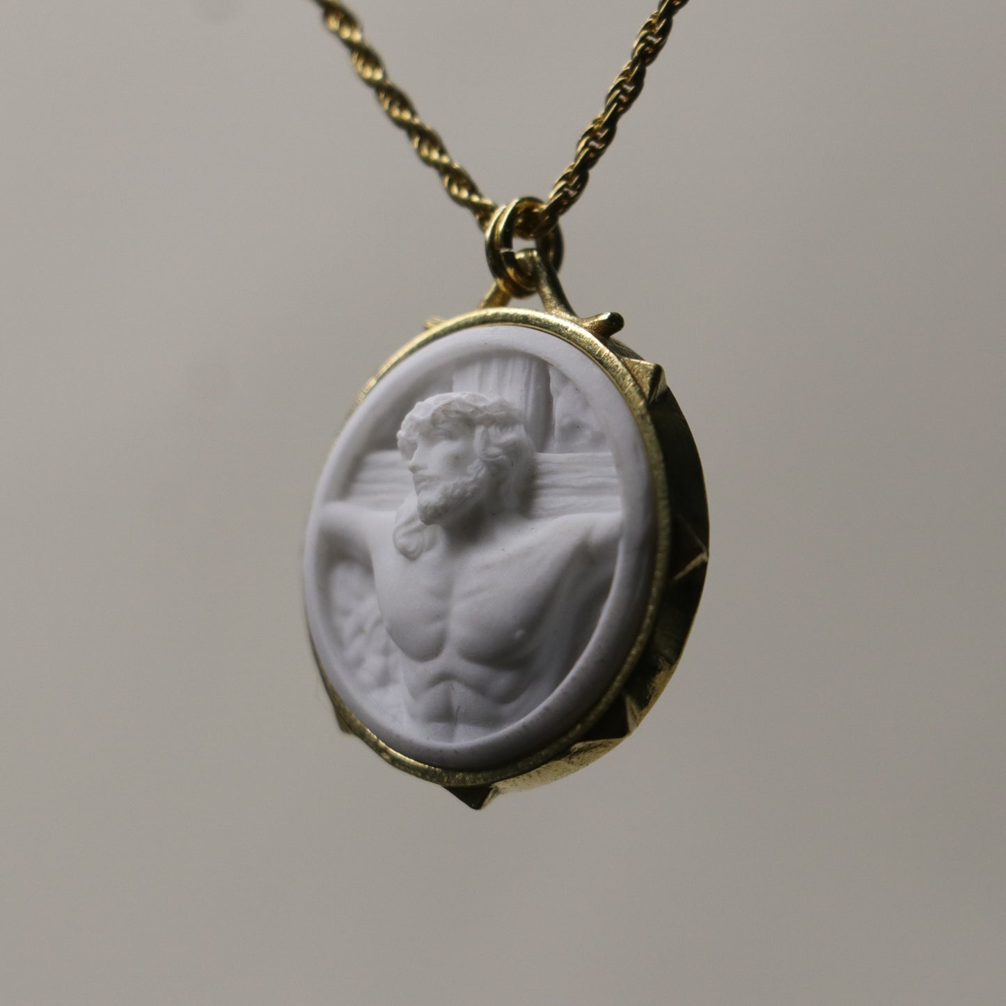 Mermer İsa Jesus 925 Gümüş Altın Kaplama Kolye
