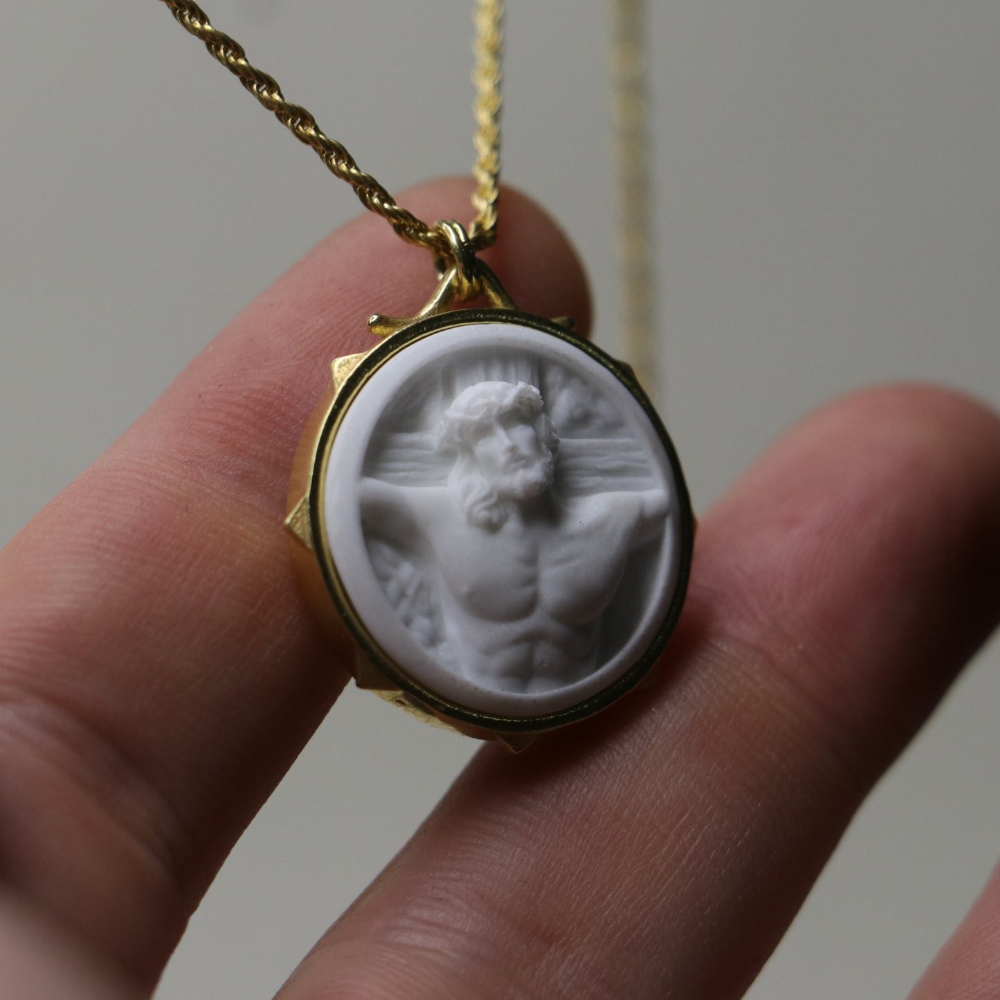 Mermer İsa Jesus 925 Gümüş Altın Kaplama Kolye
