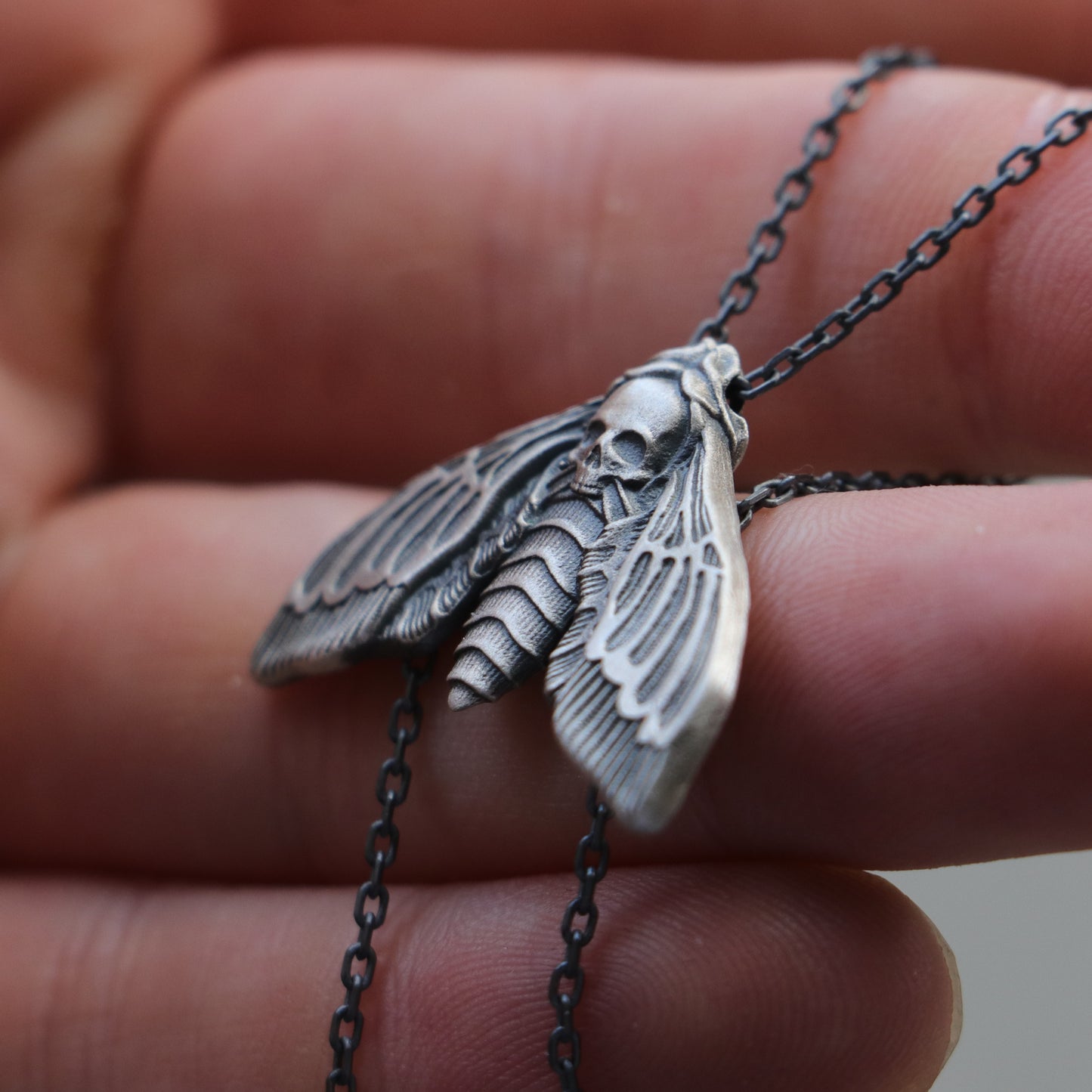 Kurukafa Güvesi (Acherontia atropos) 925 Gümüş Kolye