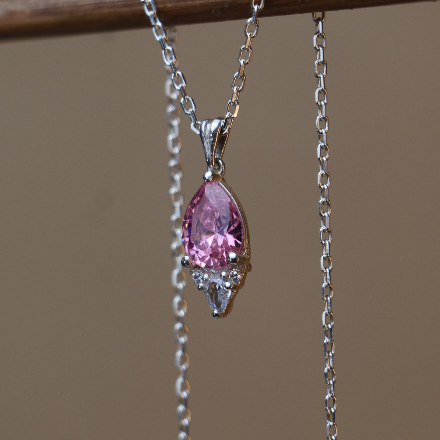 Damla Kesim Pembe Turmalin ve Mozanite 925 Gümüş Kolye