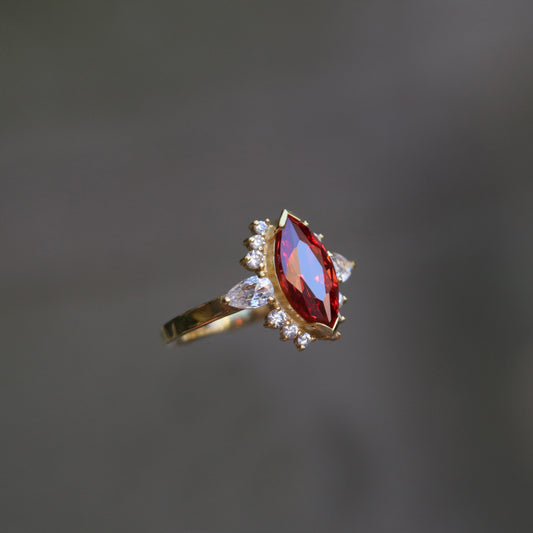 Markiz Kesim Garnet ve Mozanit (14 Ayar Altın)