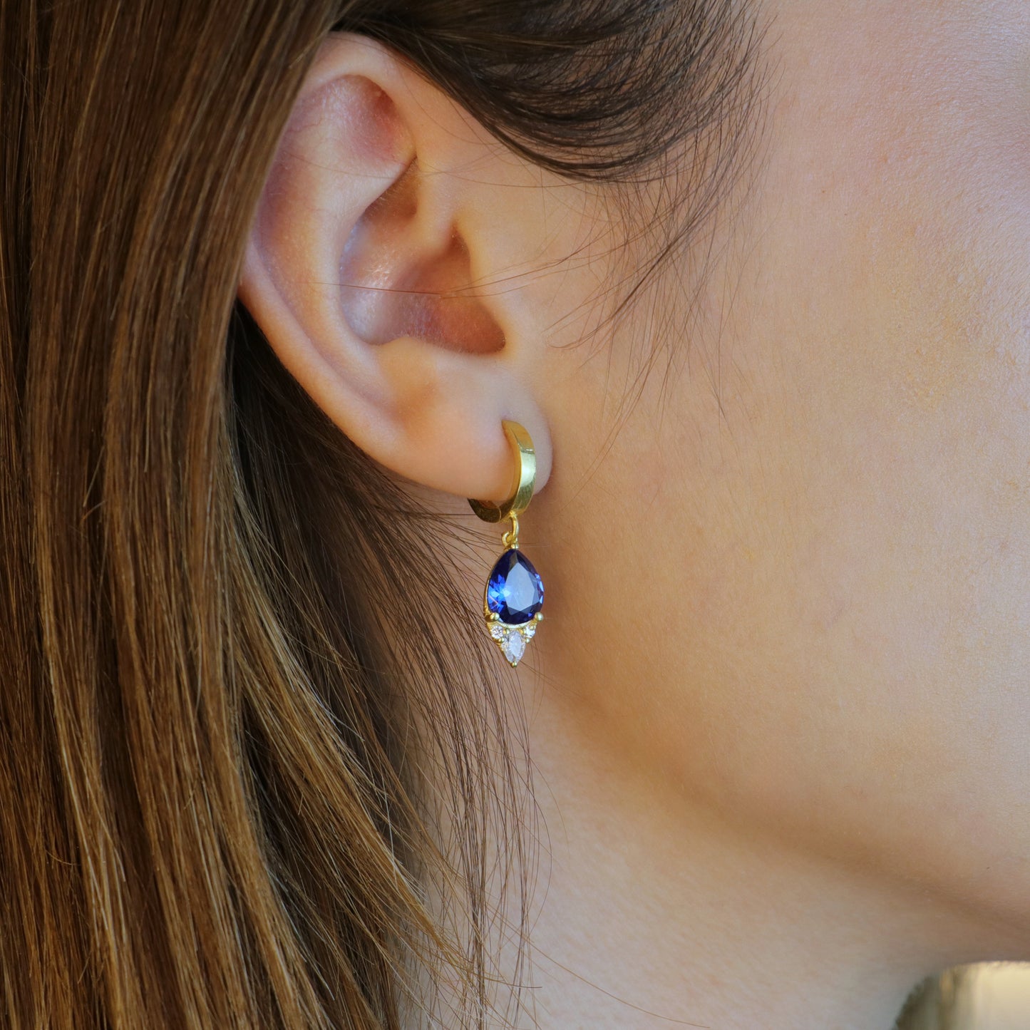 Damla Lab. Safir ve Mozanite Taşlı 925 Gümüş Küpe