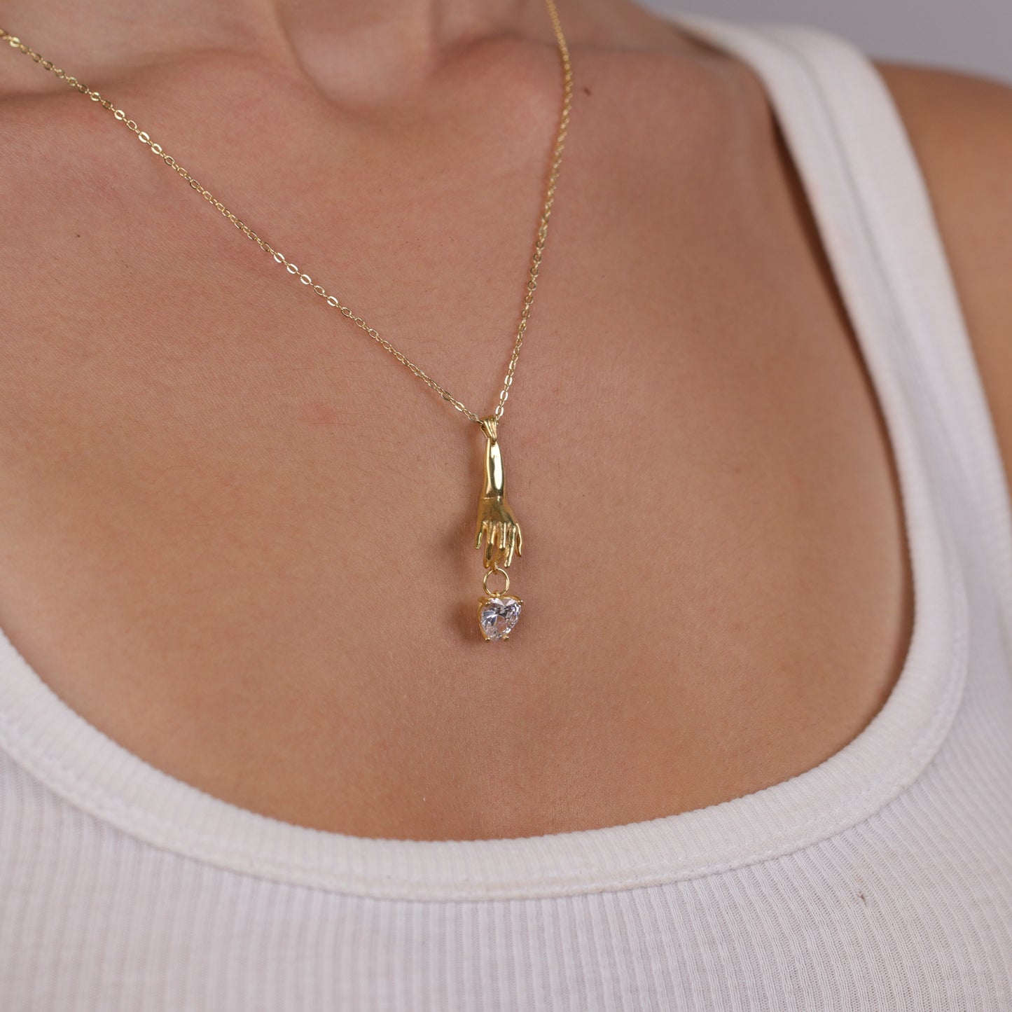 Eller Kalp Mozanite Taşlı 925 Gümüş Kolye