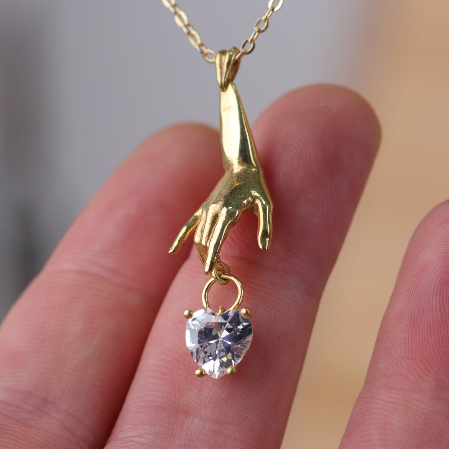 Eller Kalp Mozanite Taşlı 925 Gümüş Kolye