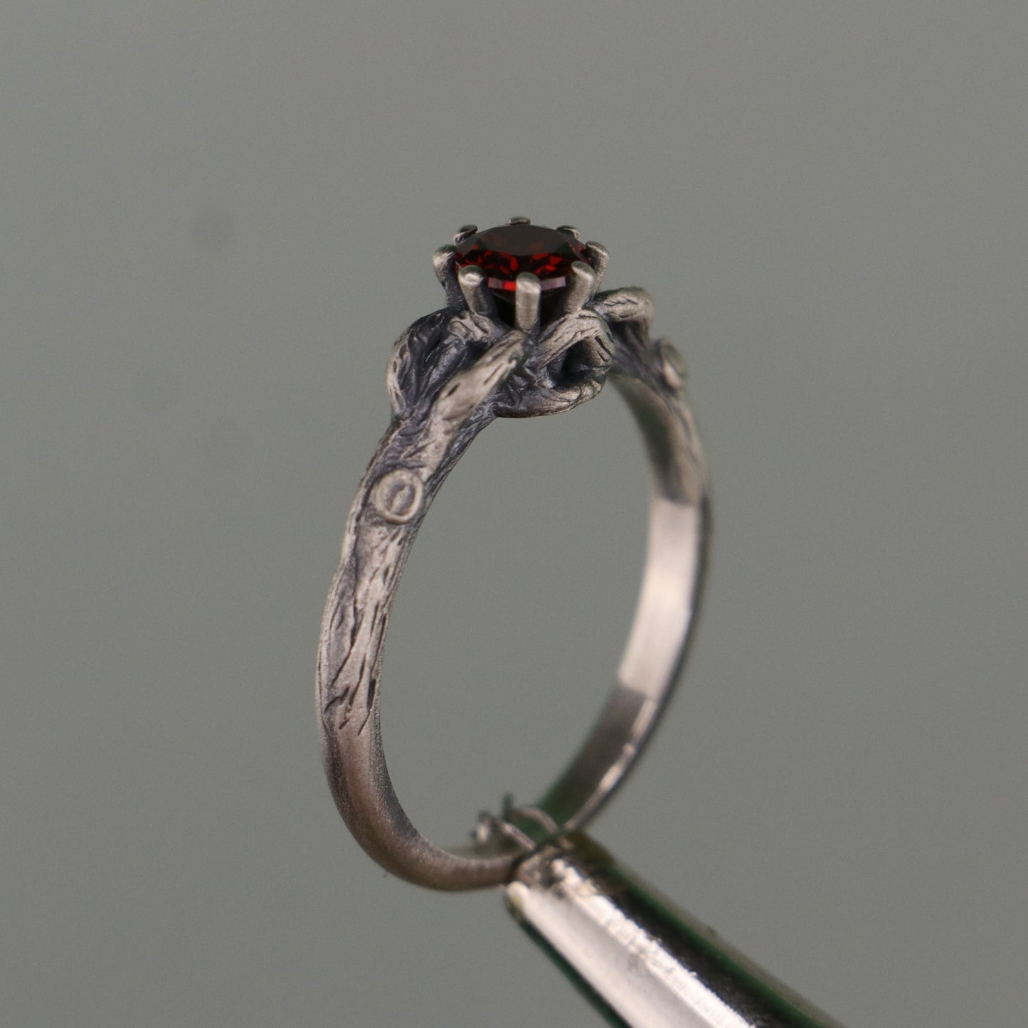Ivy Garnet 925 Silver Ring