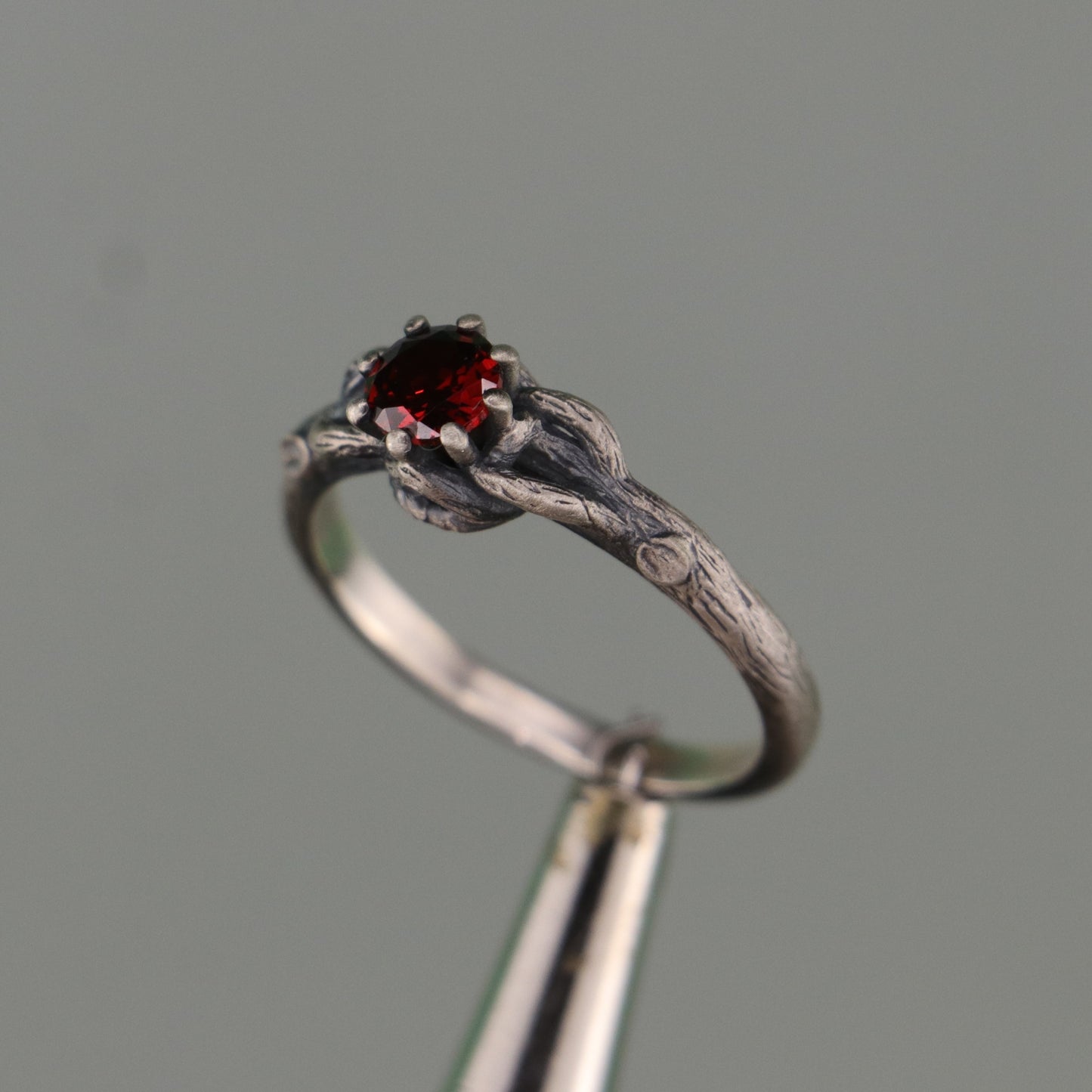 Ivy Garnet 925 Silver Ring