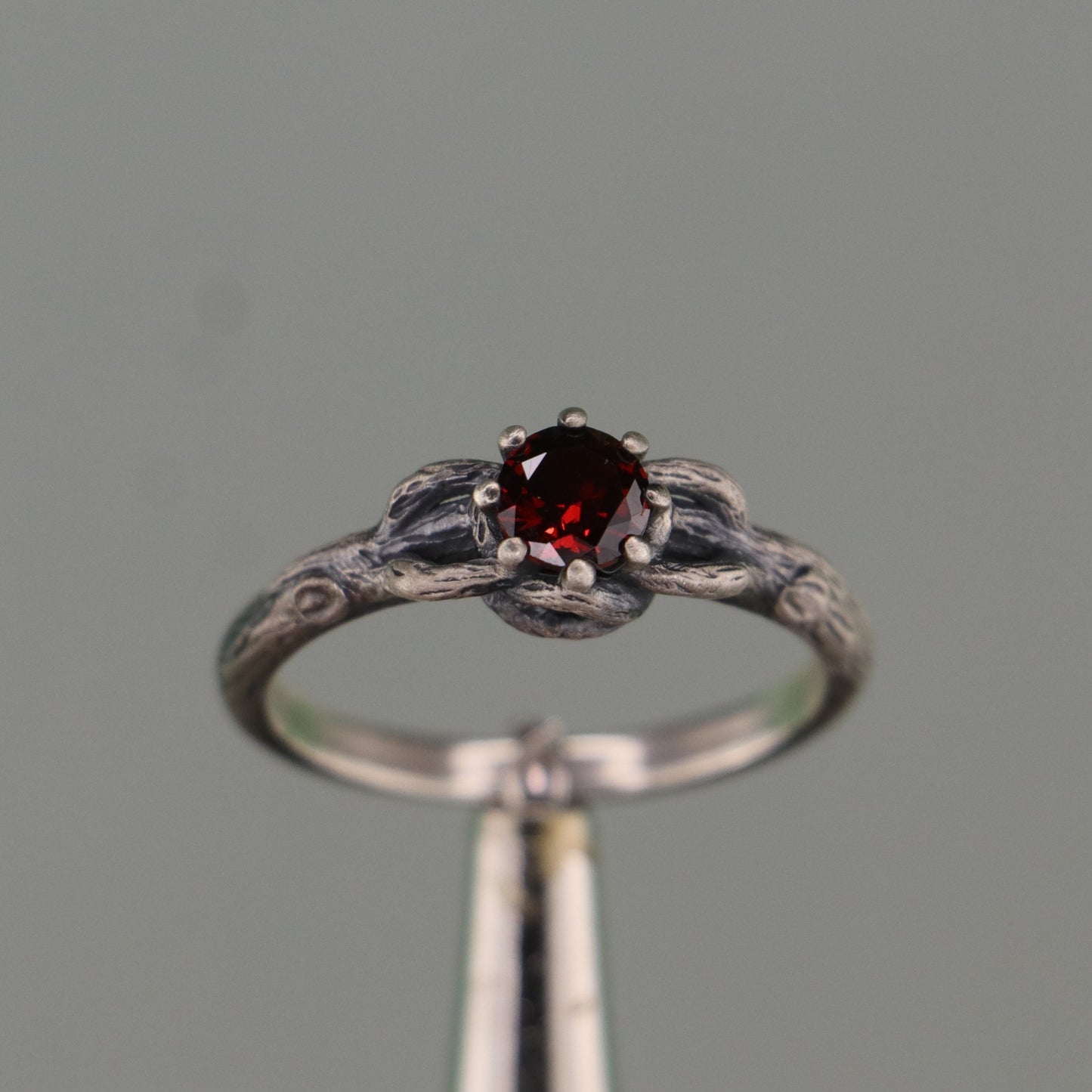 Ivy Garnet 925 Silver Ring