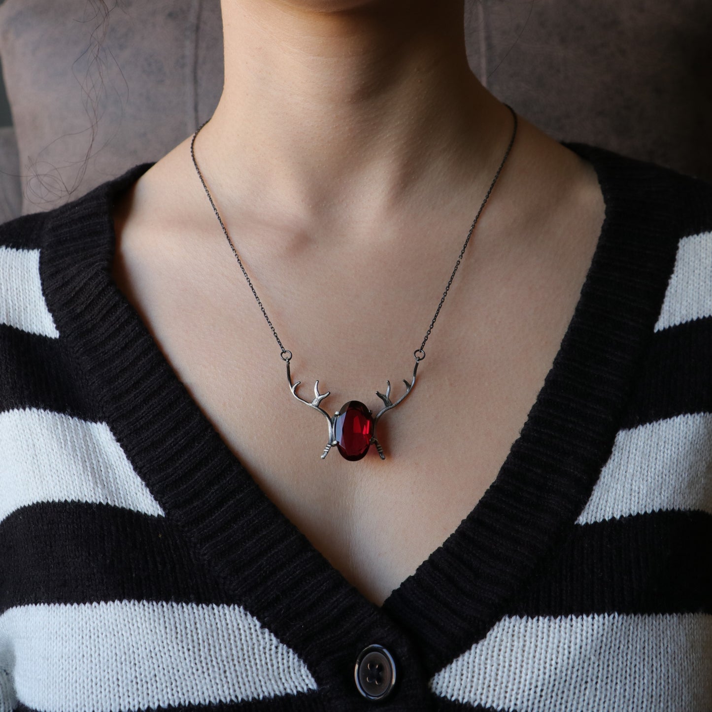 Garnet Taşlı Alageyik Boynuzu 925 Gümüş Kolye