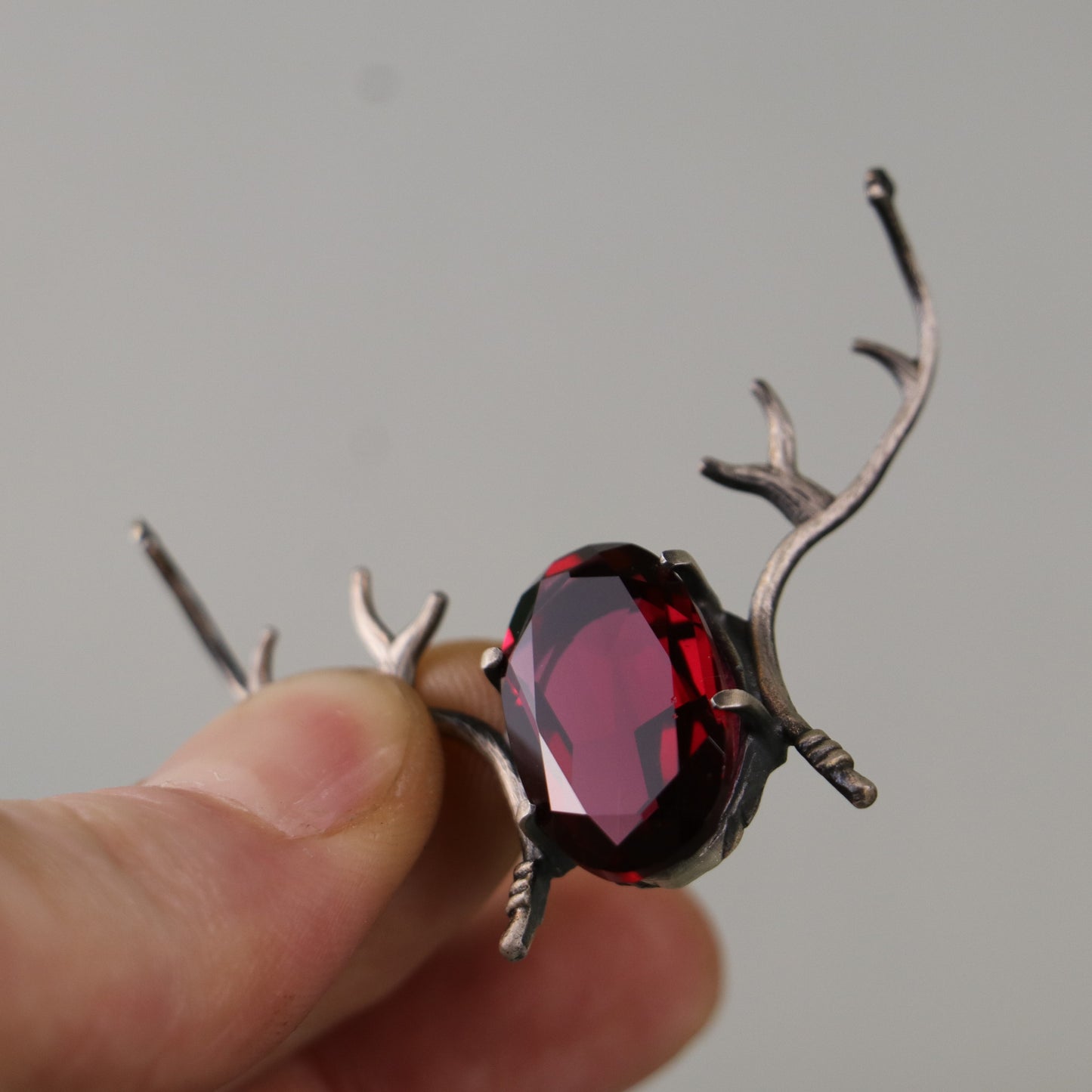 Garnet Taşlı Alageyik Boynuzu 925 Gümüş Kolye