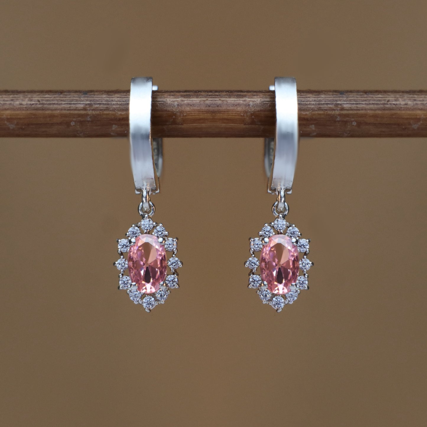 Oval Pembe Turmalin ve Mozanit Taşlı 925 Gümüş Küpe