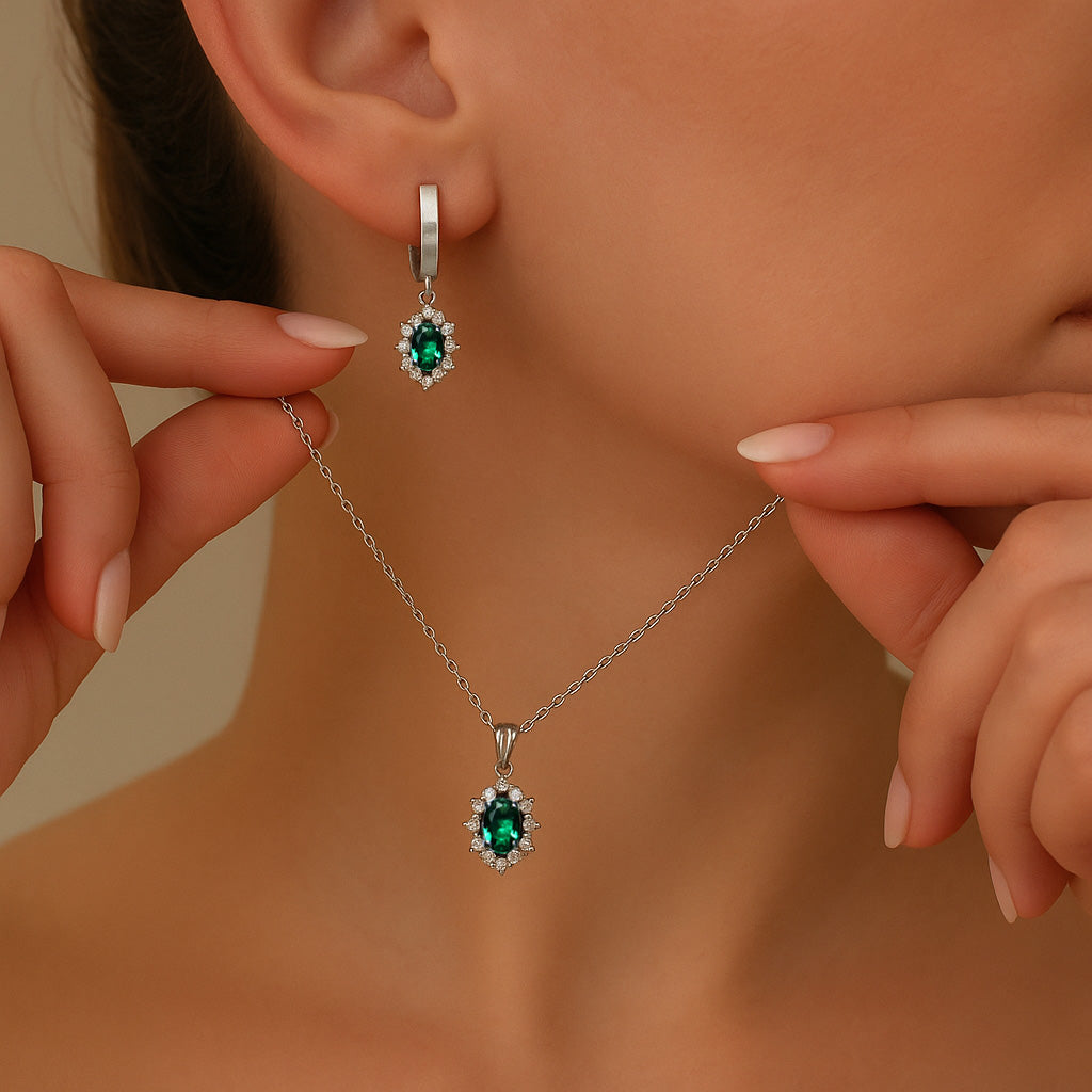 Oval Zümrüt ve Mozanit Taşlı 925 Gümüş Altın Kaplama Küpe