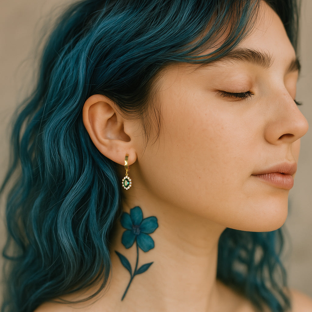 Oval Zümrüt ve Mozanit Taşlı 925 Gümüş Altın Kaplama Küpe