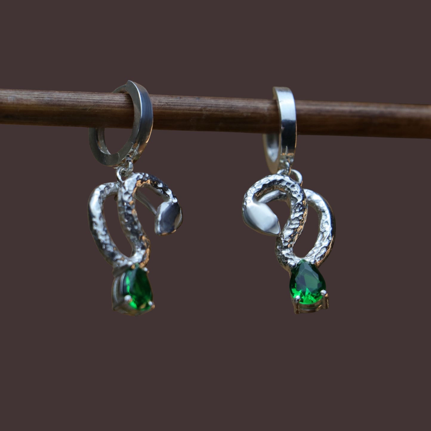 Yılan Damla Garnet Taşlı 925 Gümüş Küpe (Tüm Maden ve Taş Seçenekleri)