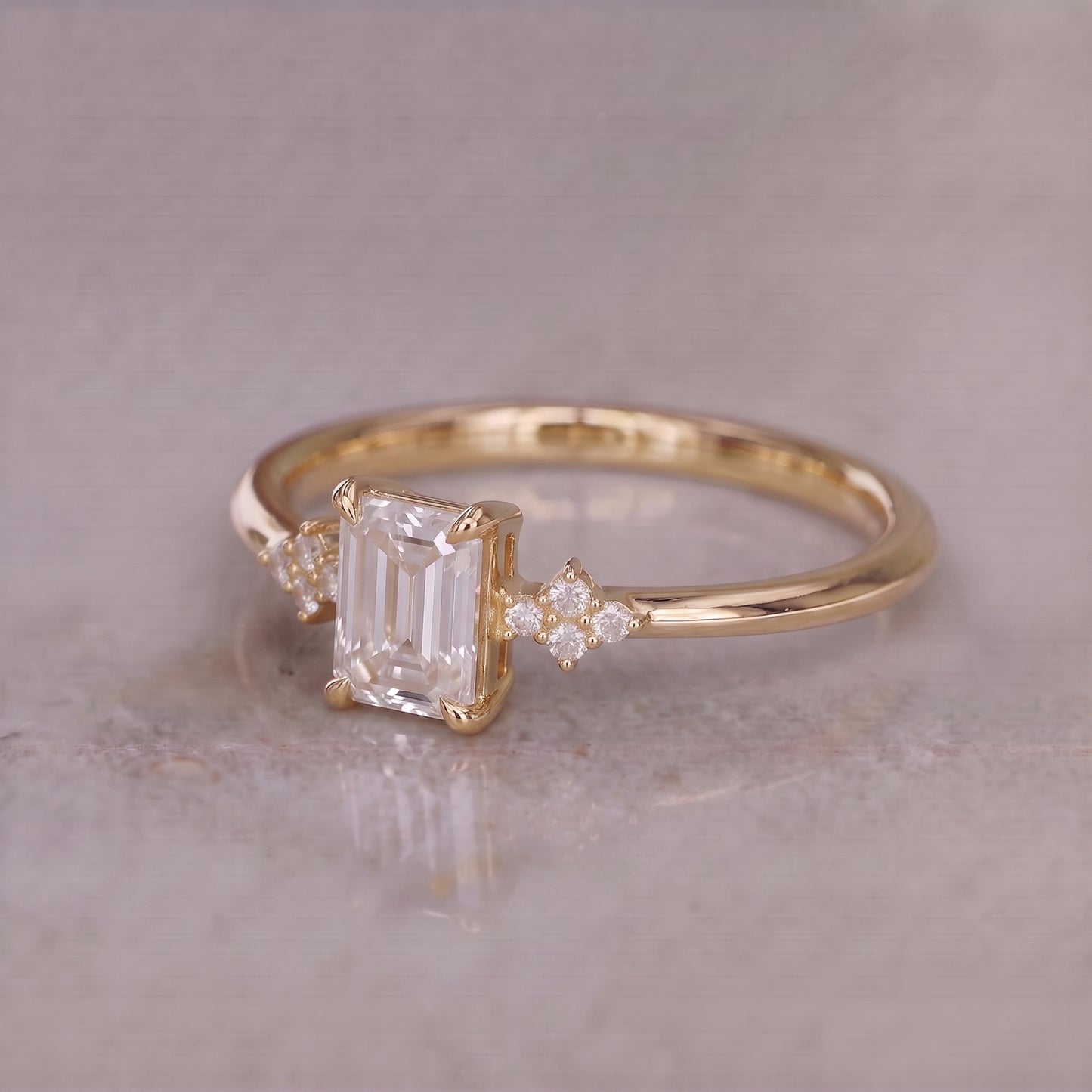 Emerald 1.66 Karat Pırlanta ya da Mozanit 14 Ayar Altın Yüzük