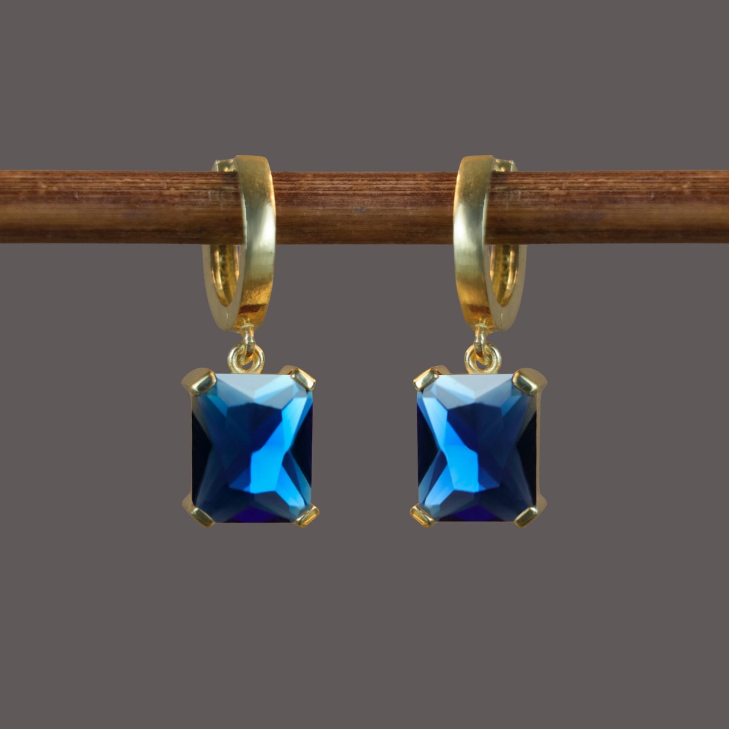 Zümrüt Küpe Kolye Set