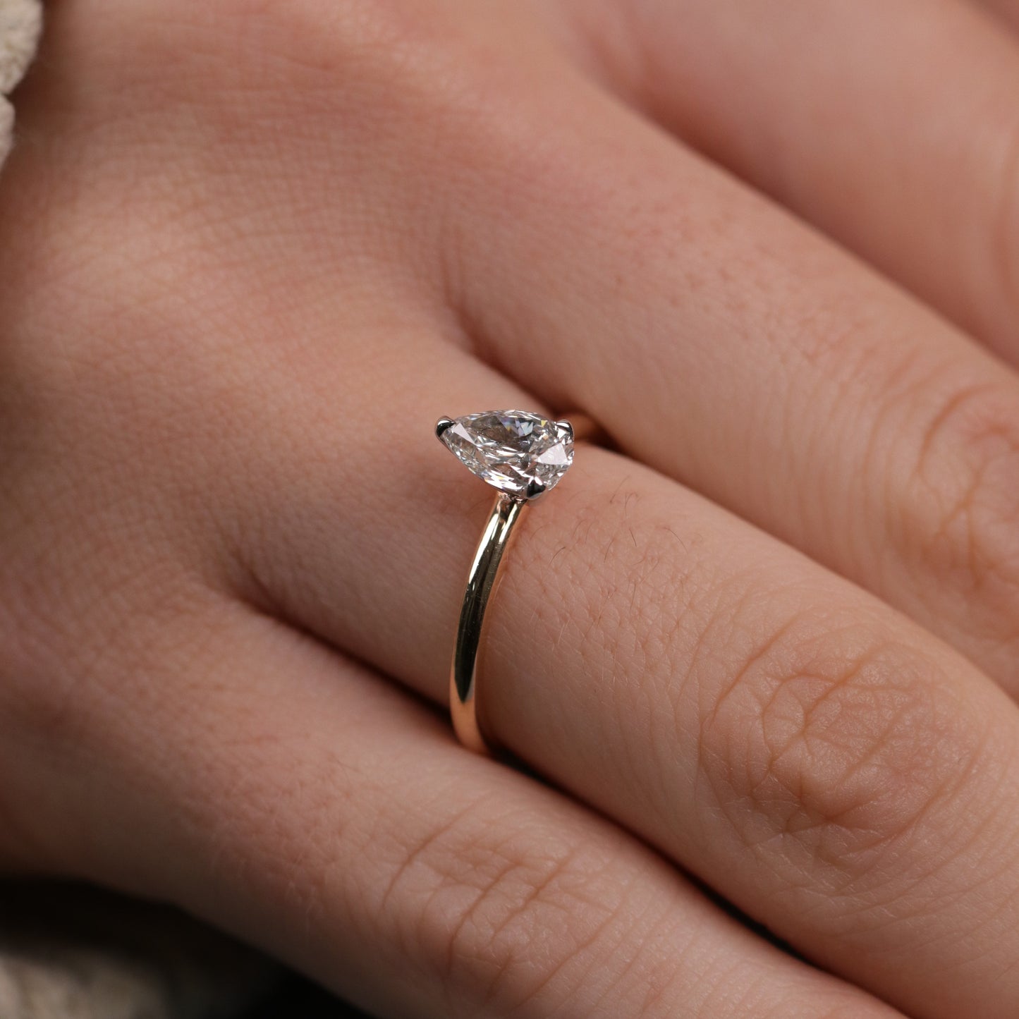 0.80 Karat Damla Tektaş Pırlanta Yüzük