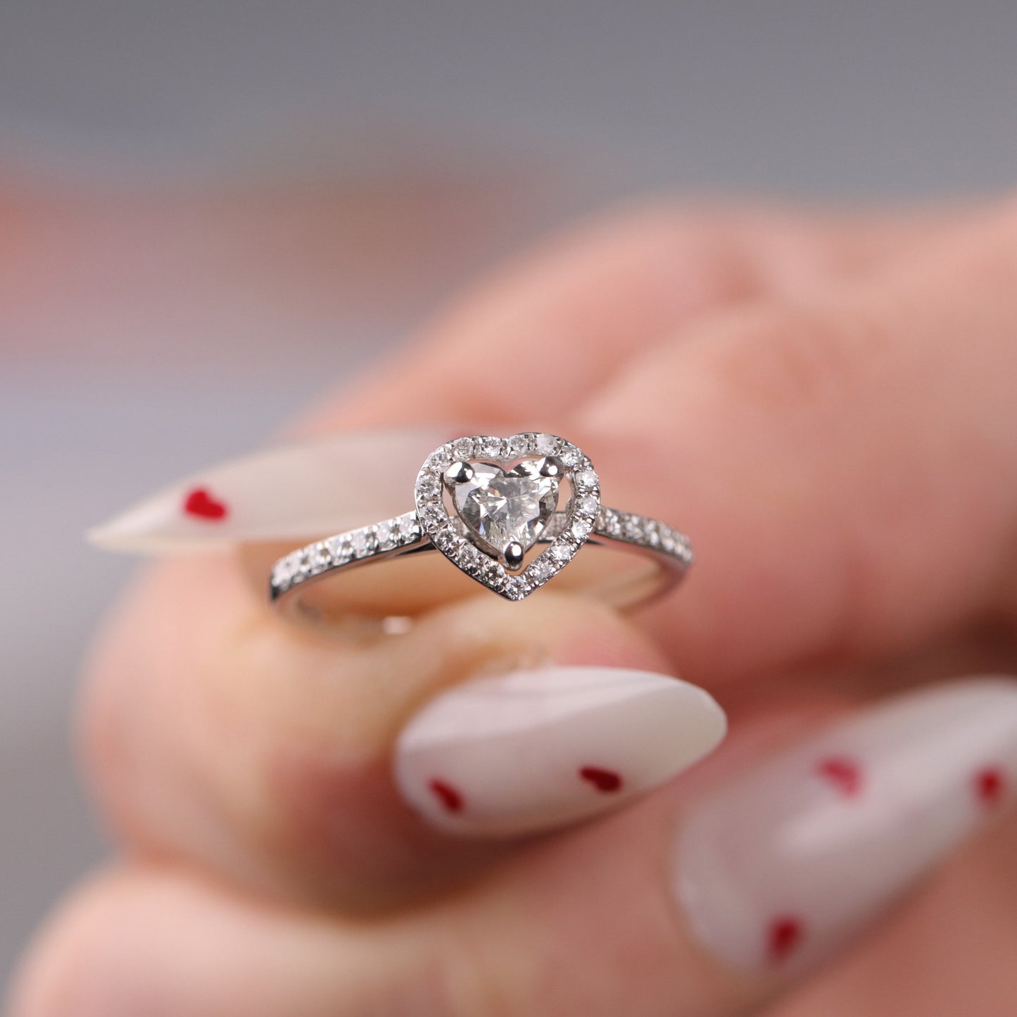 0.62 Karat Kalp Pırlanta Yüzük