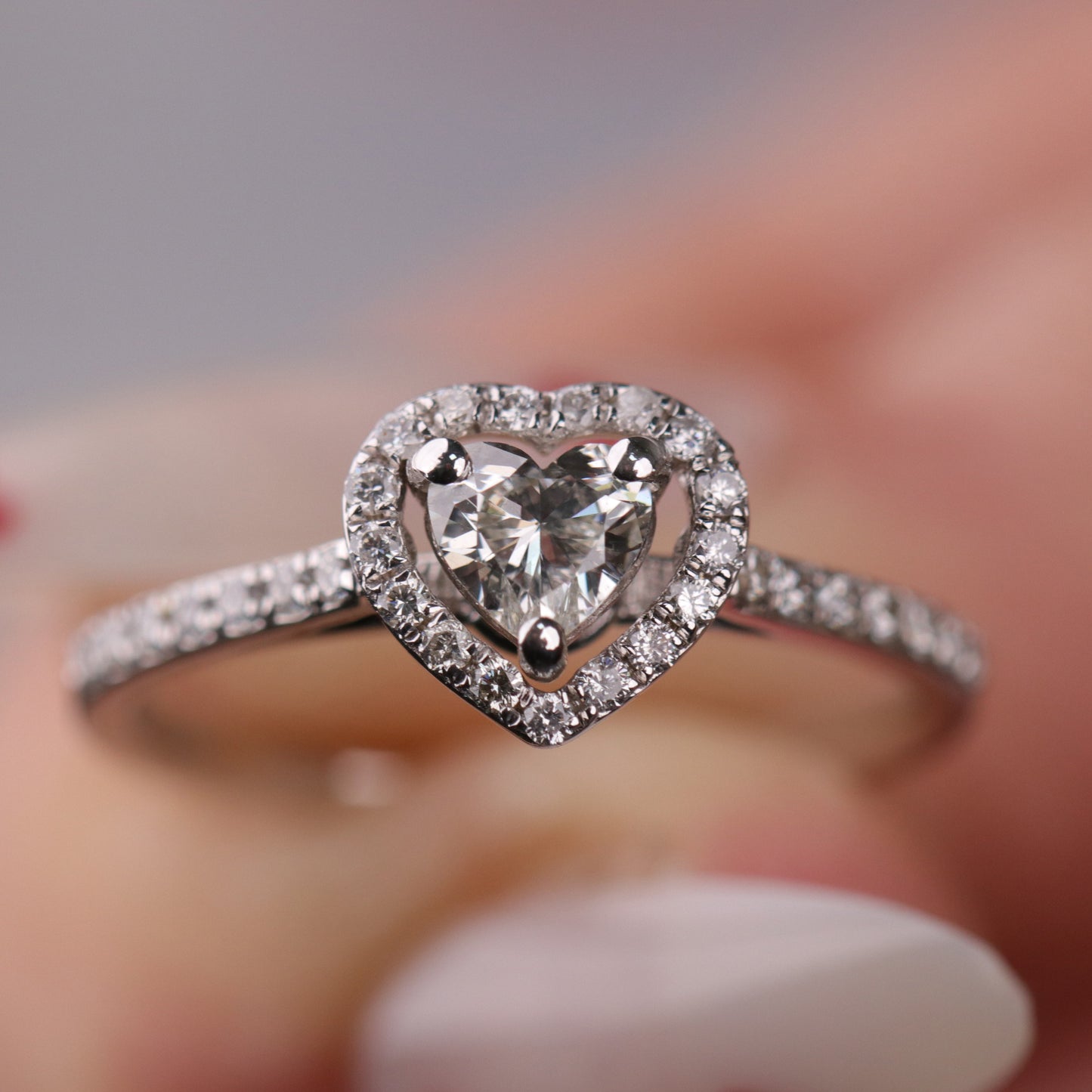 0.62 Karat Kalp Pırlanta Yüzük