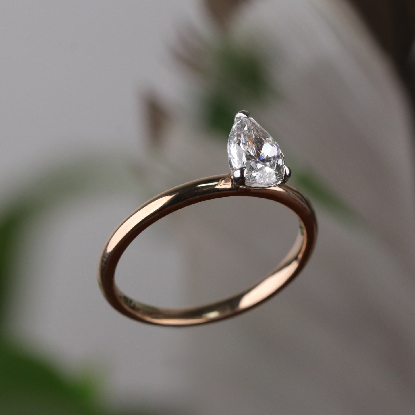 0.80 Karat Damla Tektaş Pırlanta Yüzük