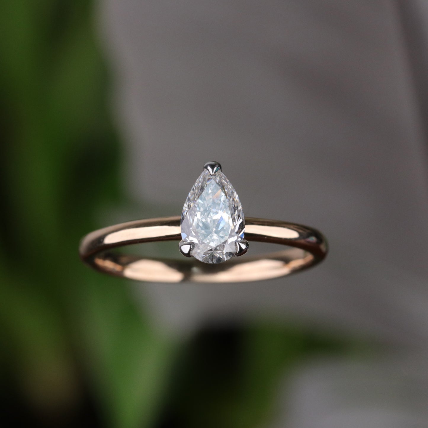 0.80 Karat Damla Tektaş Pırlanta Yüzük