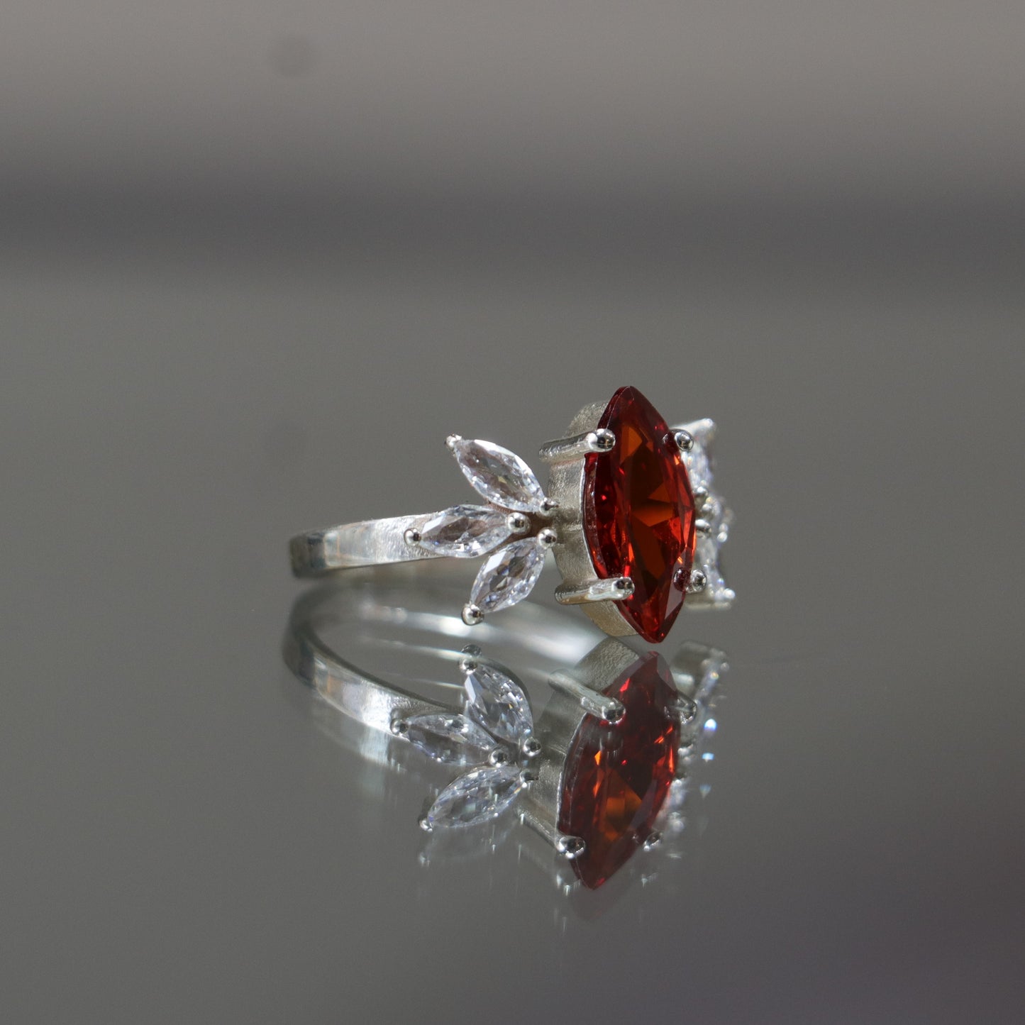 Markiz Ruby ve Mozanit 925 Gümüş Yüzük