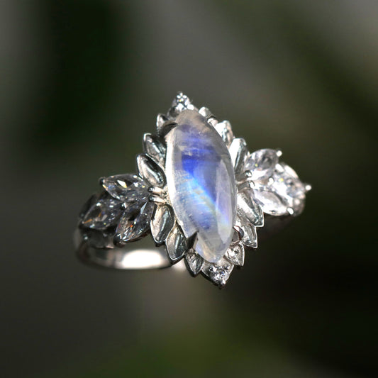 Özel Tasarım Ay Taşı ve Pırlanta 14 Ayar Beyaz Altın Yüzük