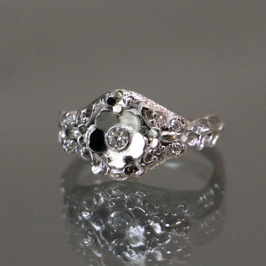Special Design 0.15 Carat Diamond 14 Carat White Gold Ring