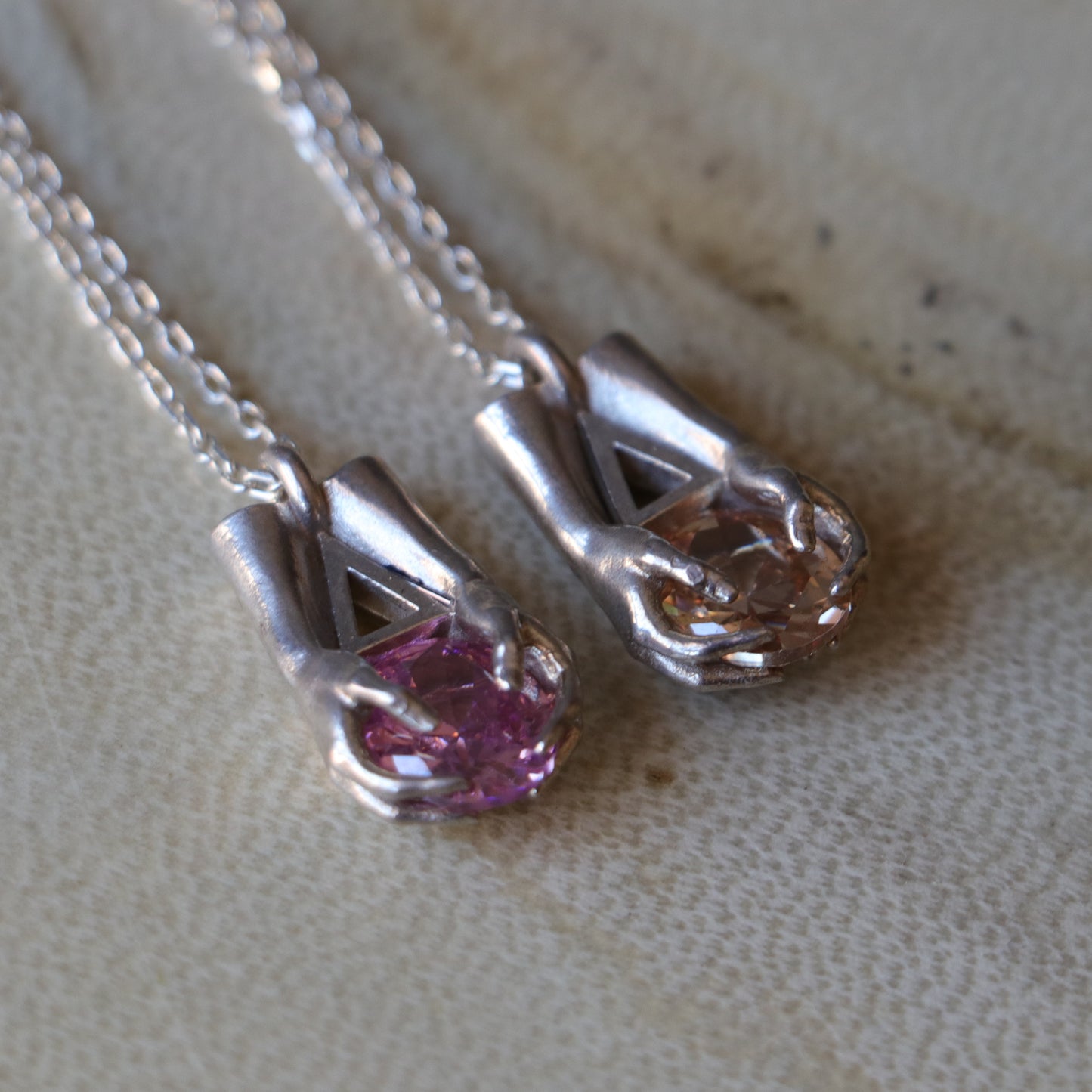 Mini Avuç Üçgen Oval Taşlı Kolye (Tüm Taşlar) 925 Gümüş