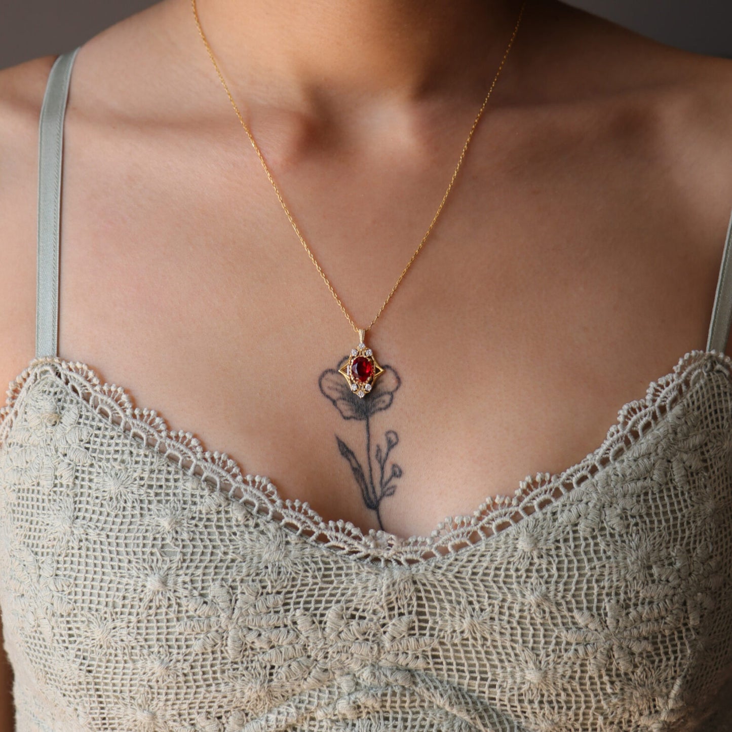 Zümrüt ve Mozanit 925 Gümüş Altın Kaplama Kolye