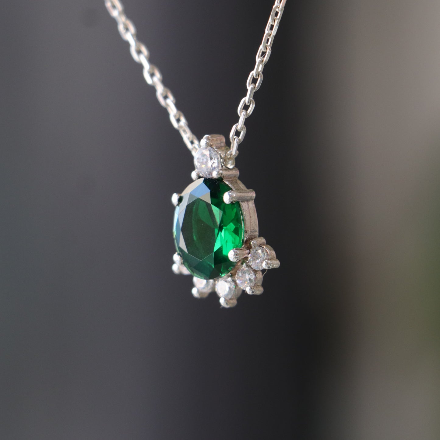 Oval Emerald ve Mozanit 925 Gümüş Kolye