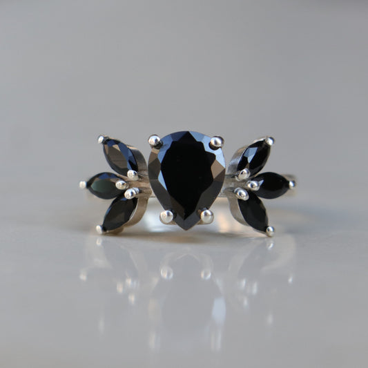 Lab. Emerald Wing Gothic Black 925 Silver Ring