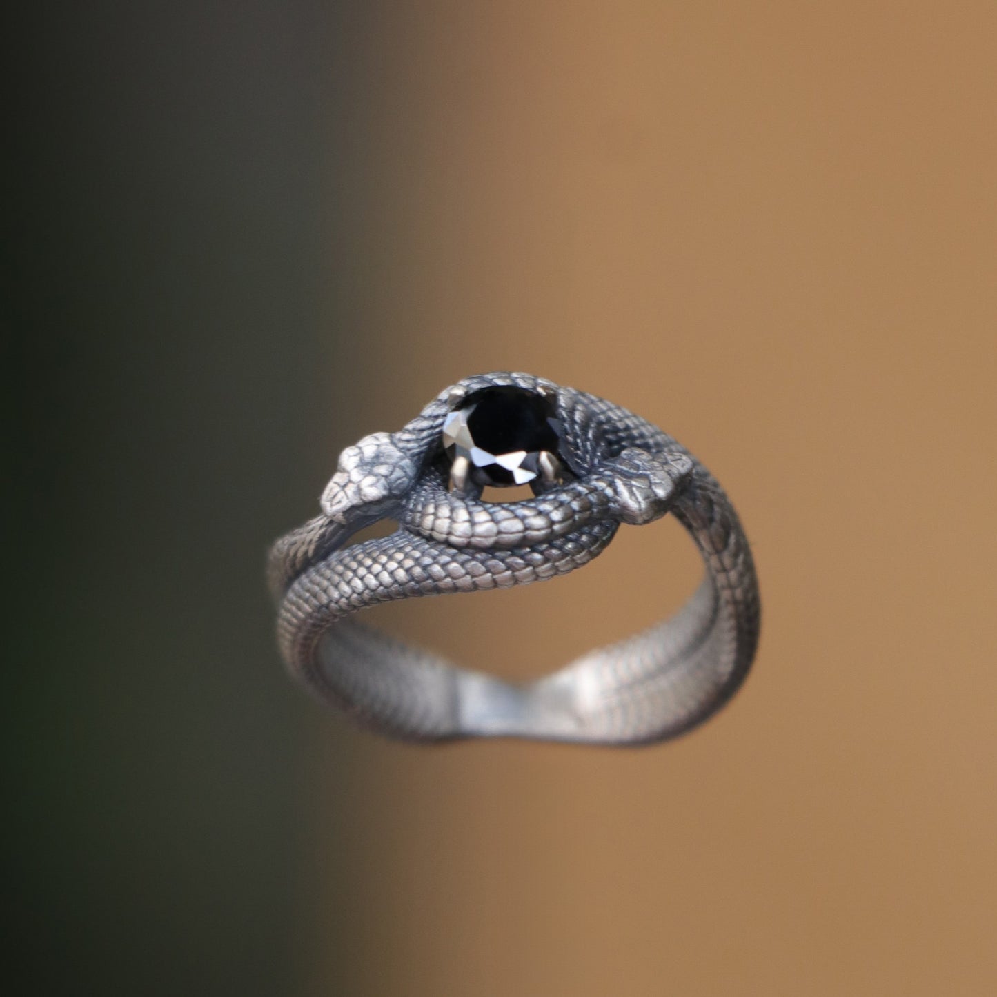 Ouroboros Yüzük (Tüm Taş ve Maden Seçenekleri)