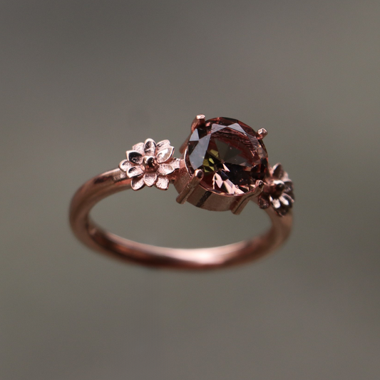 Zultanit 925 Gümüş Rose Altın Kaplama Yüzük  (Işığın gücüne göre renk değiştirir.)