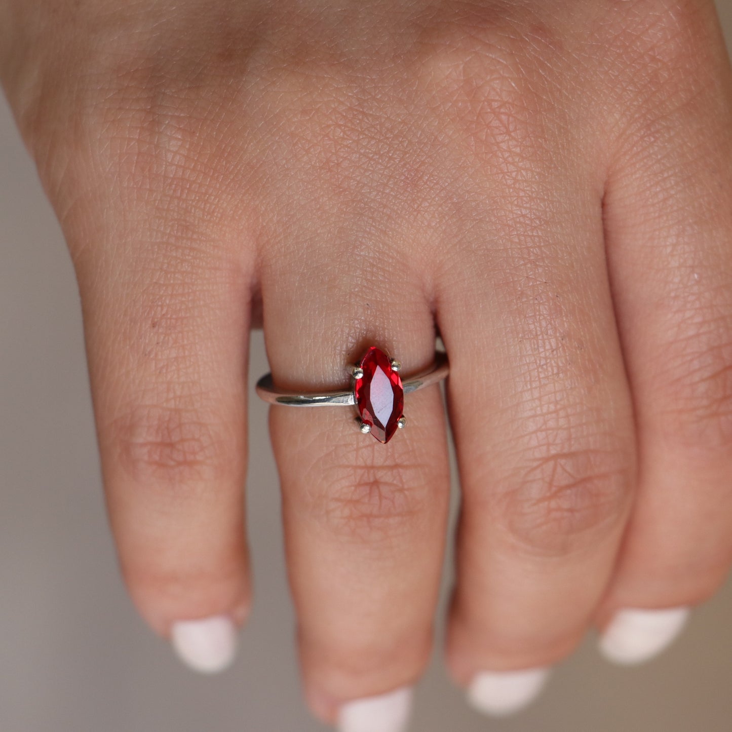 Markiz Taşlı Yüzük (Tüm Taş ve Maden Seçenekleri)