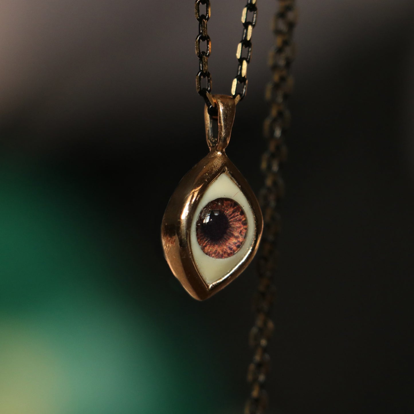 Glass Eye (Bloody Brown) Mini Size