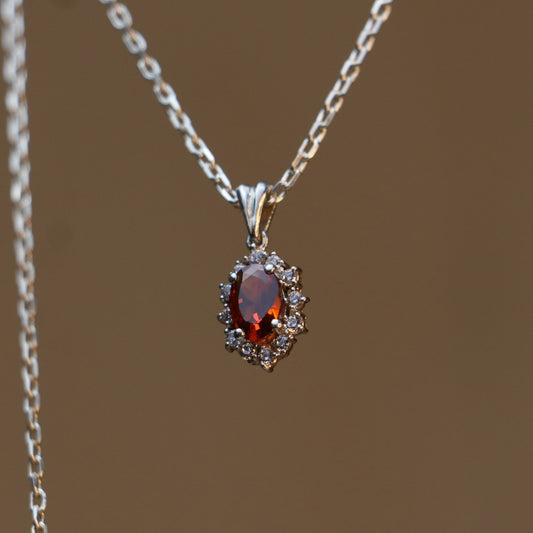 Oval Garnet ve Mozanit Taşlı 925 Gümüş Kolye