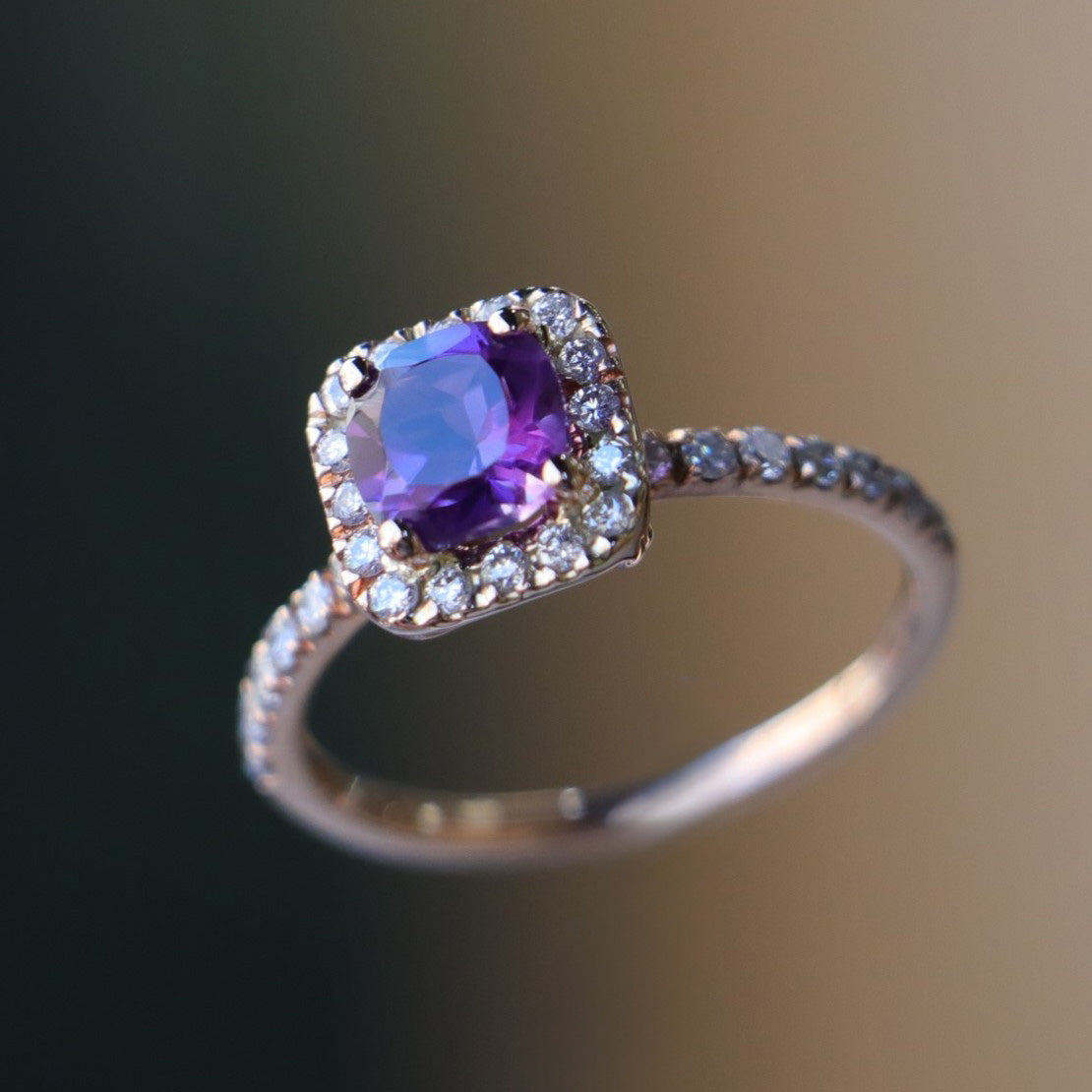 0.37 Karat Pırlanta ve 0.83 Karat Ametist Yüzük