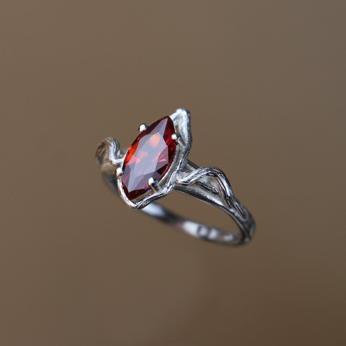 Markiz Kesim Garnet 925 Gümüş Yüzük