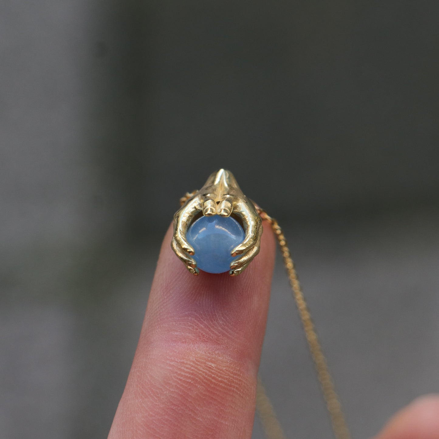 Minimalist Avuç Blue Topaz 925 Gümüş Altın Kaplama Kolye