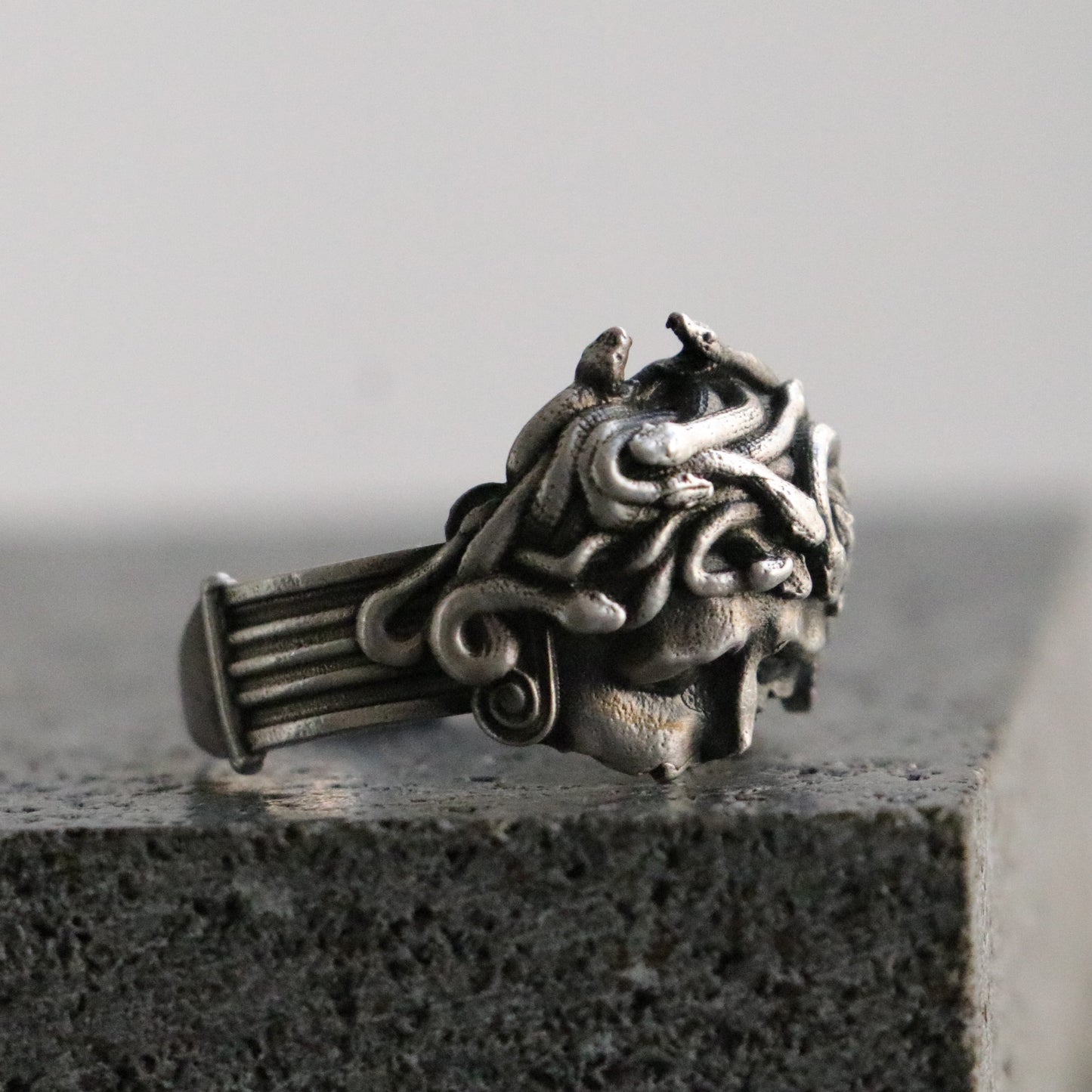 Yarım Medusa Erkek 925 Gümüş Yüzük