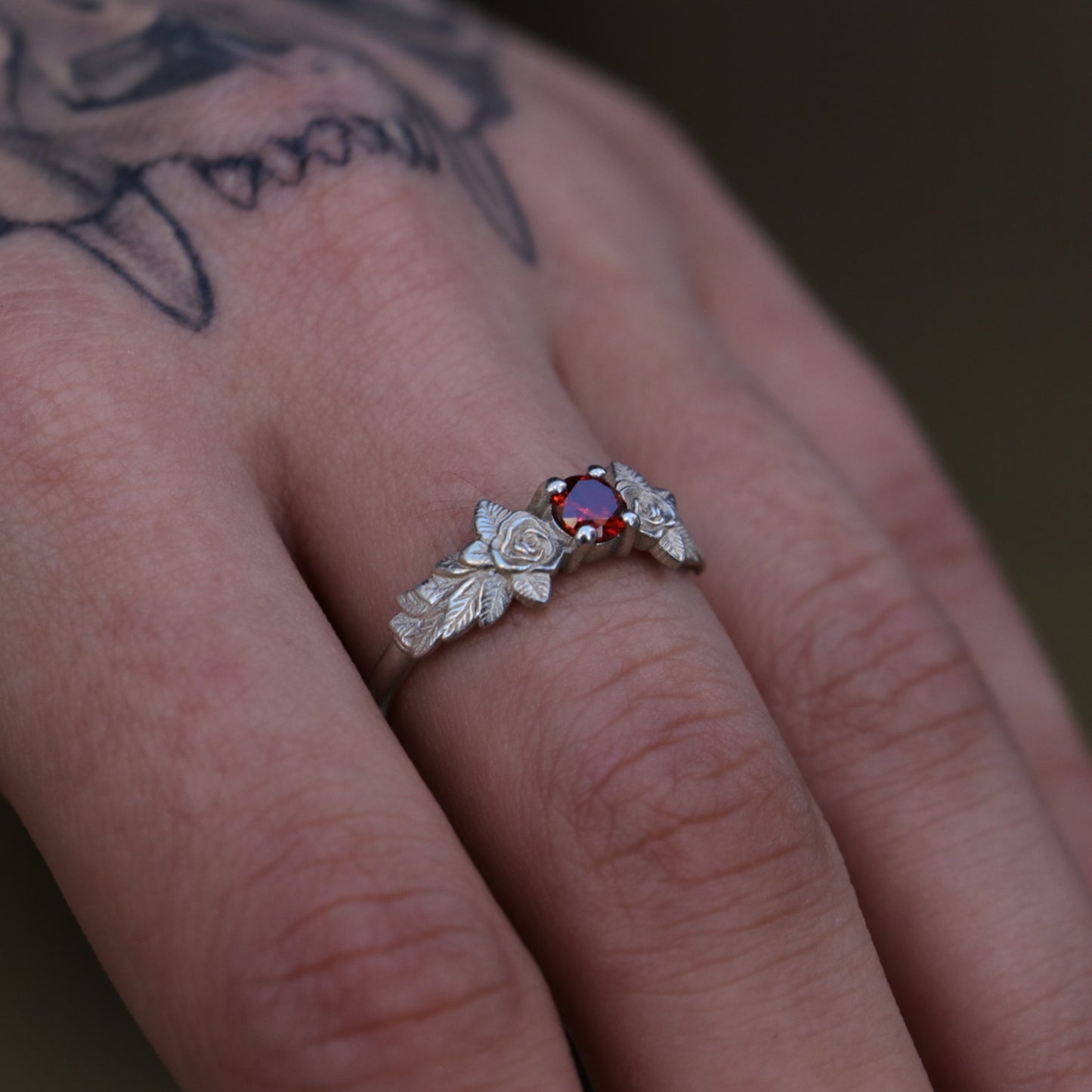 Yapraklar Yüzük (Tüm Maden ve Taş Seçenekleri)