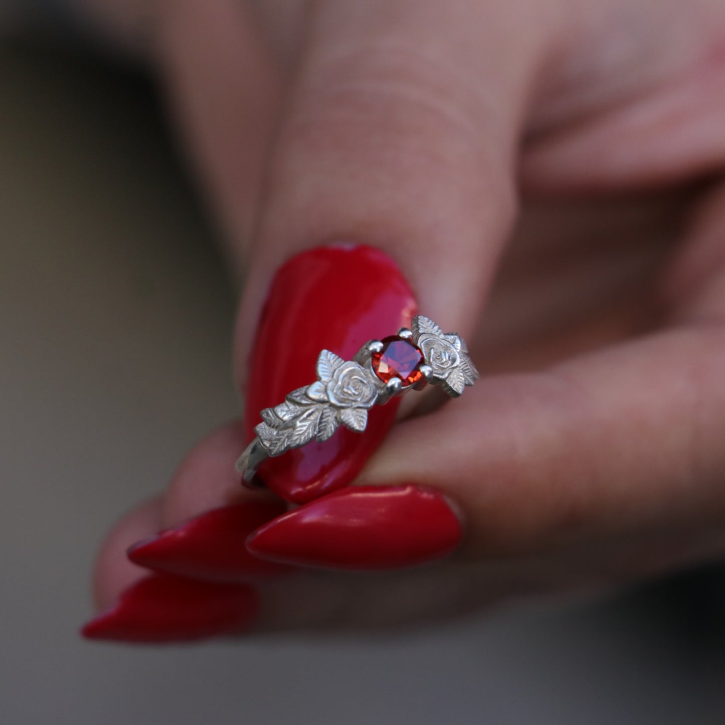 Yapraklar Yüzük (Tüm Maden ve Taş Seçenekleri)