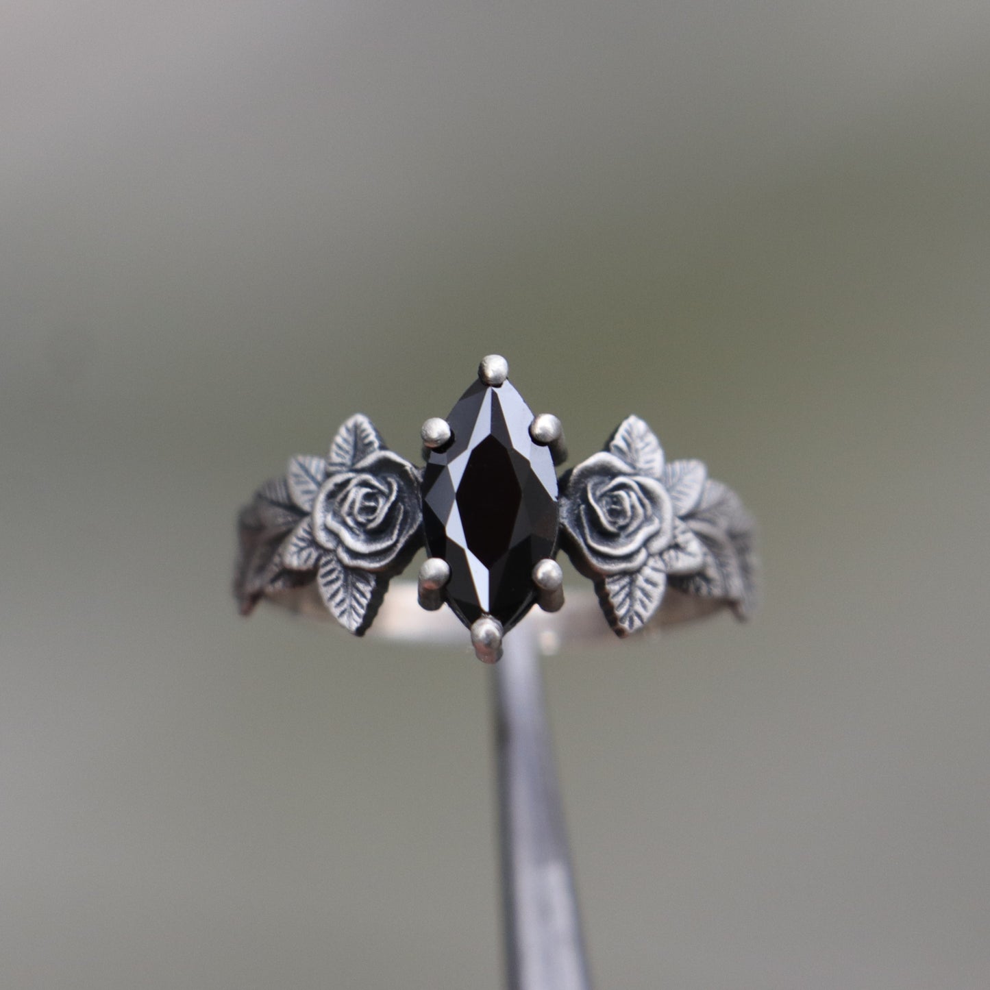 Yapraklar (Tüm Doğal Taşlar) 925 Oksitlenmiş Gümüş Yüzük