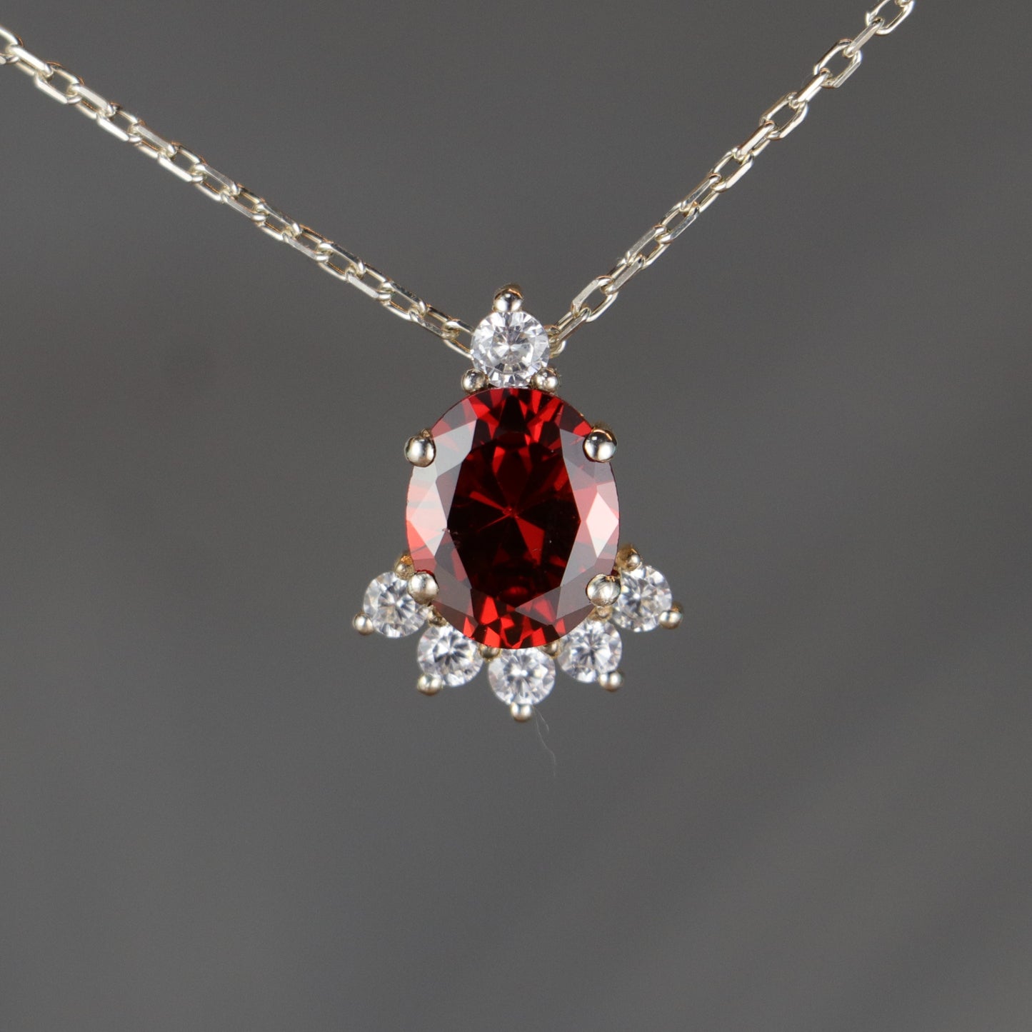 Oval Ruby ve Mozanit 925 Gümüş Kolye