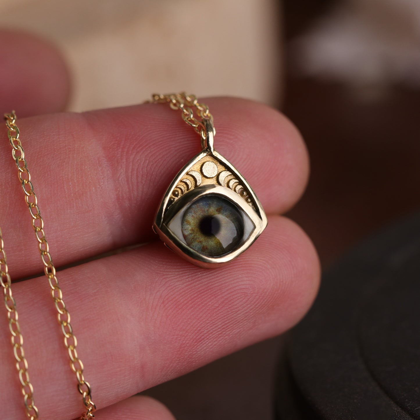 Kişiye Özel Göz Kolye | Fotoğraftan El Yapımı | 925 Ayar Gümüş, Pirinç ve 14 Ayar Altın Hecate Kolye