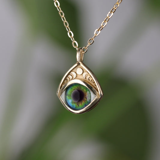 "HECATE'NİN GÖZÜ" | Üçlü Ay Koruma Tılsımı (Gümüş & Pirinç)